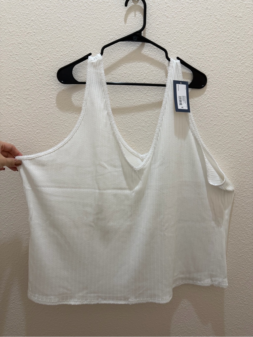 Universal Thread White Ribbed V-Neck Tank Top